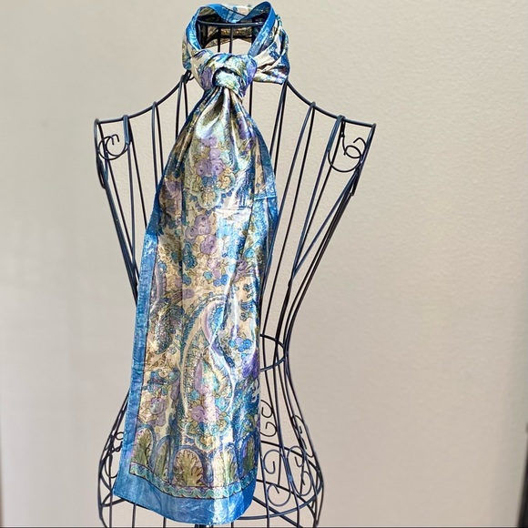 SOLD πΎ Vntg Oscar de la Renta Metallic Gold Lame Paisley Scarf - Picture 9 of 13